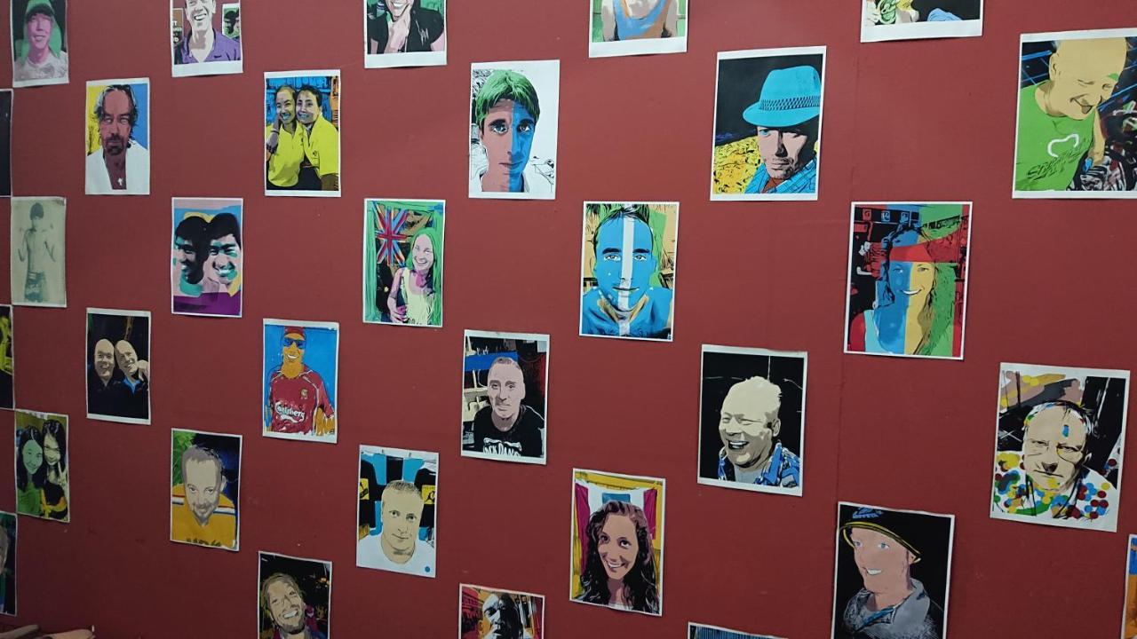 Banphe​ Hostel Buitenkant foto
