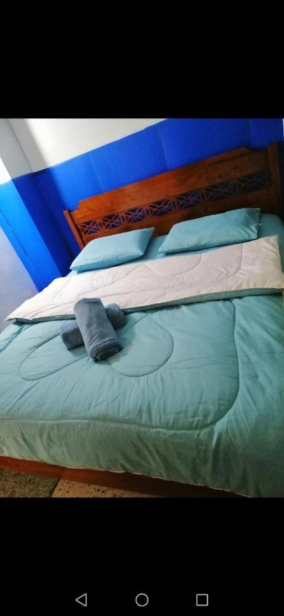 Banphe​ Hostel Buitenkant foto